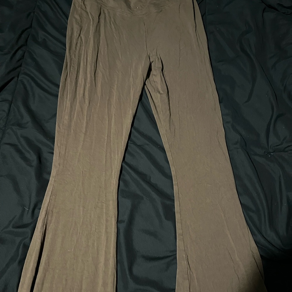 Arizona Jean Company Women's Brown Flare Leggings!